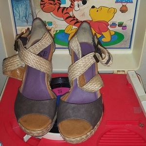 BKE Sole wedge heels